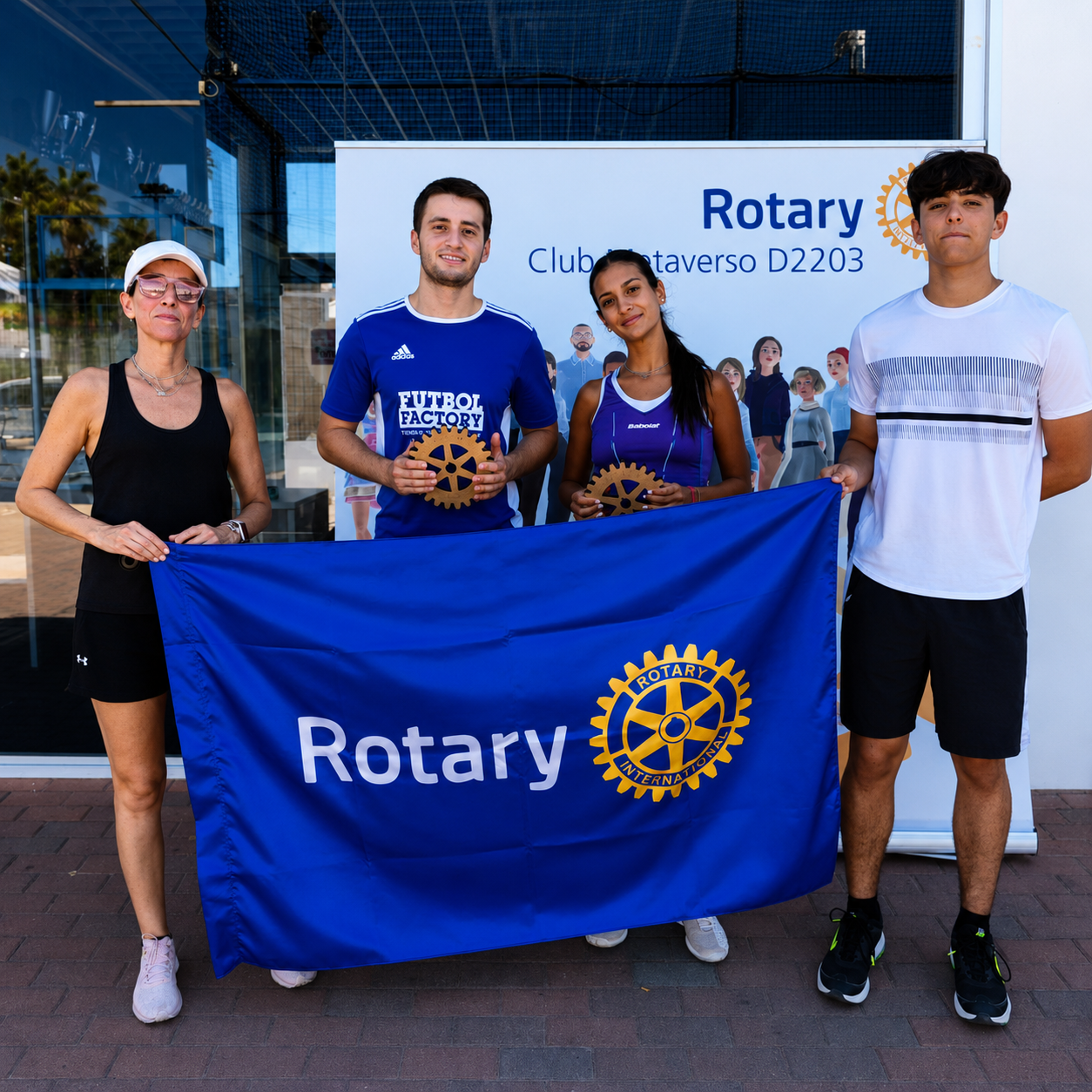 Trofeo del torneo solidario de pádel