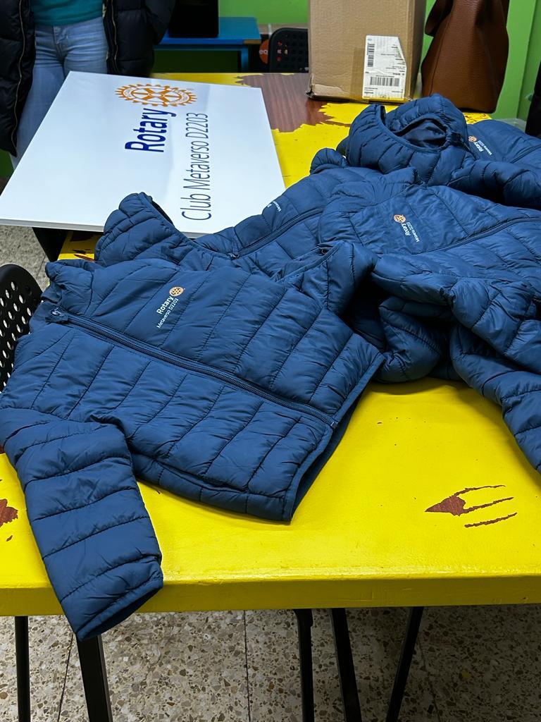 Abrigos infantiles adquiridos por Rotary Metaverso D2203