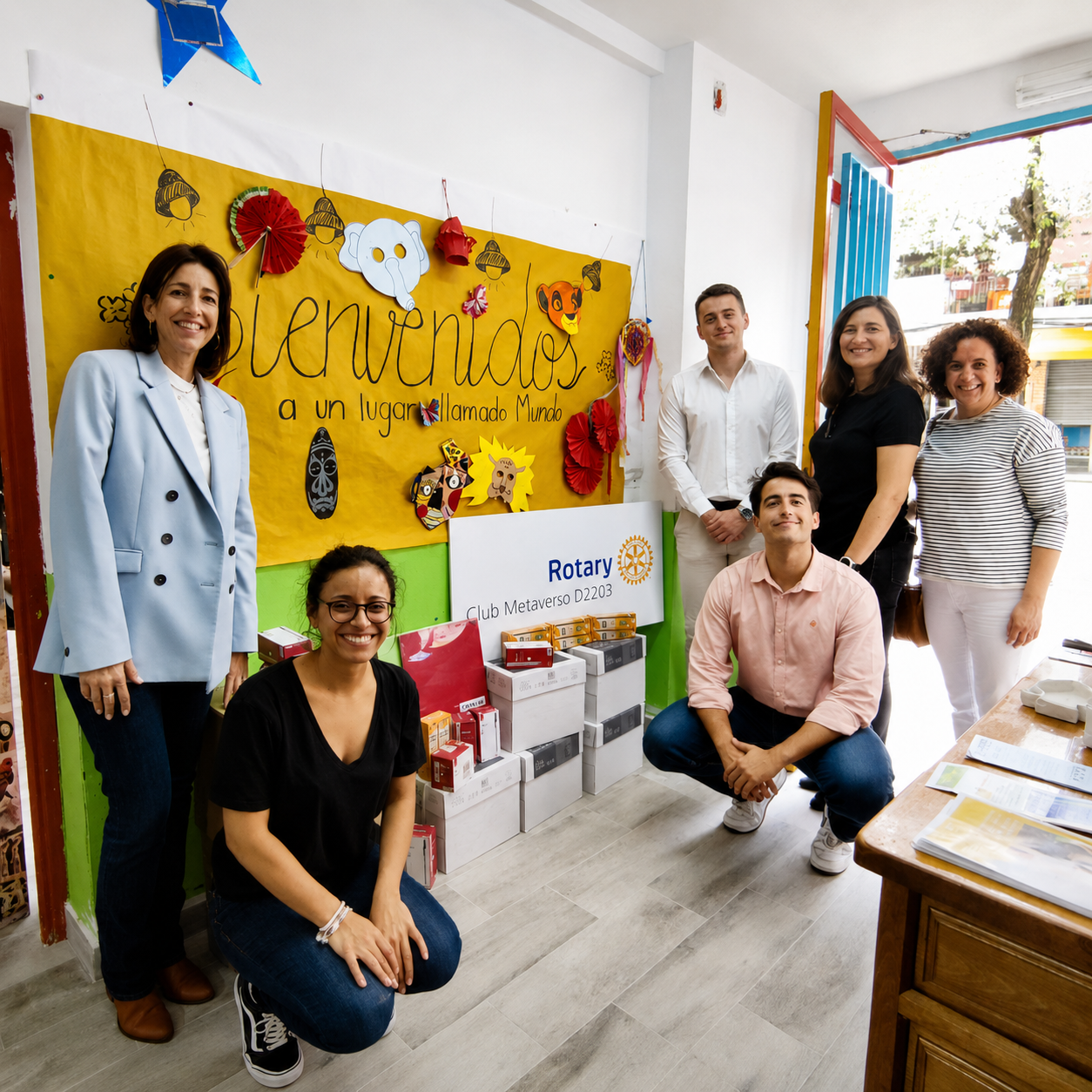 Entrega del material escolar al Centro de Barrios Los Rosales
