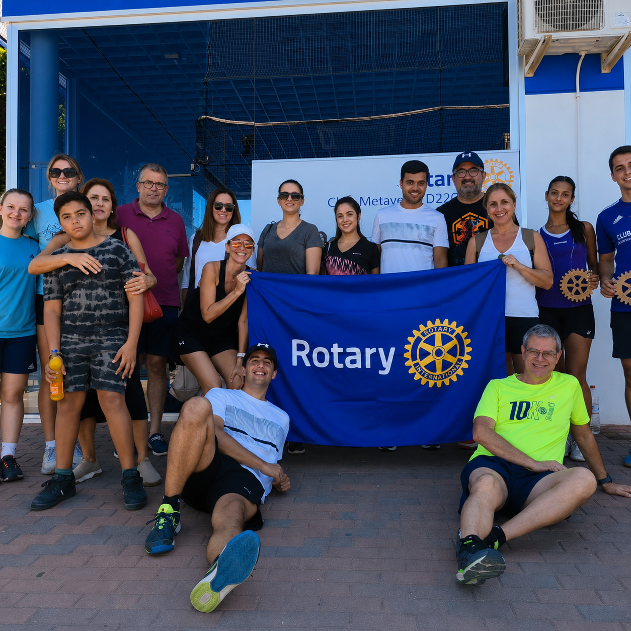 Participantes en el torneo solidario de pádel